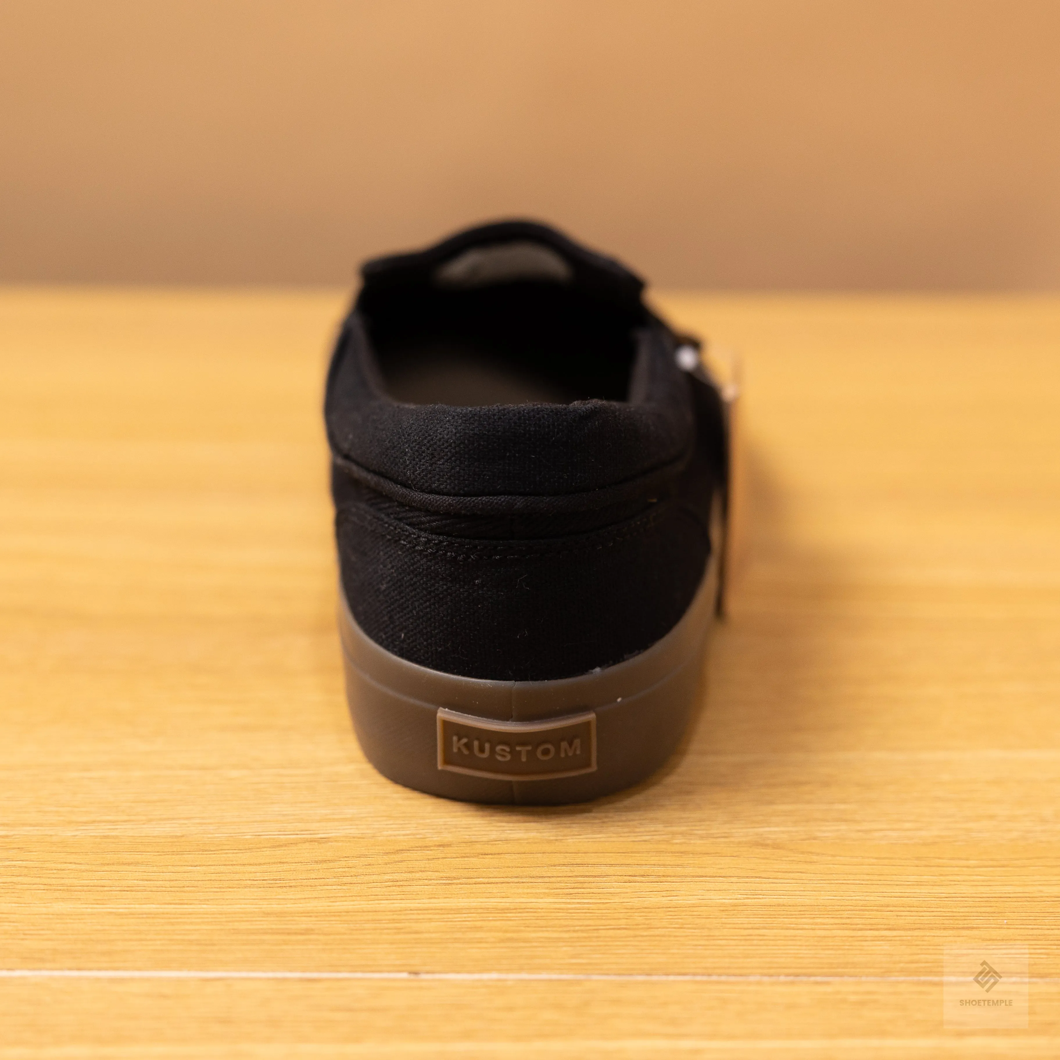 Kustom Wide Slip On