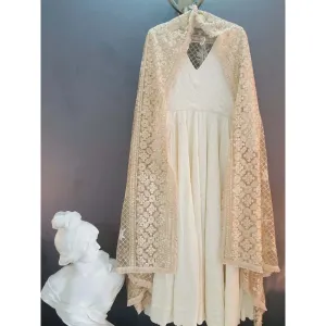 Monk & Mei Zari Cream And Gold Embroidered Jaal Dupatta